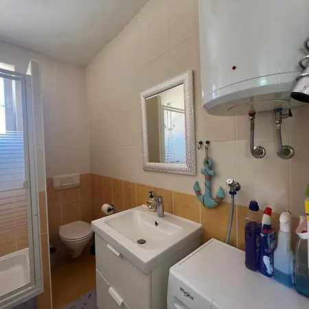 Alic Apartment
